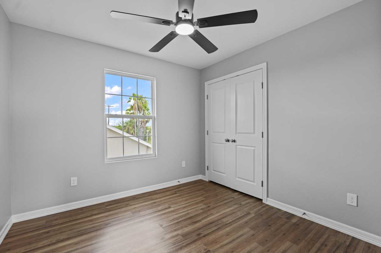 Multi National #13C - Photo 3 of 11