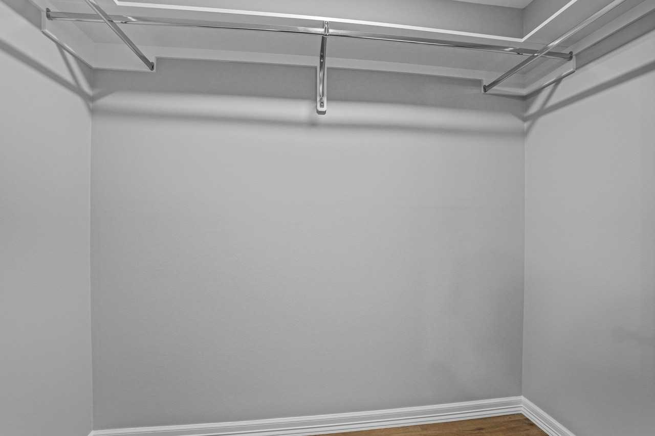 Multi National #13C - Photo 4 of 11