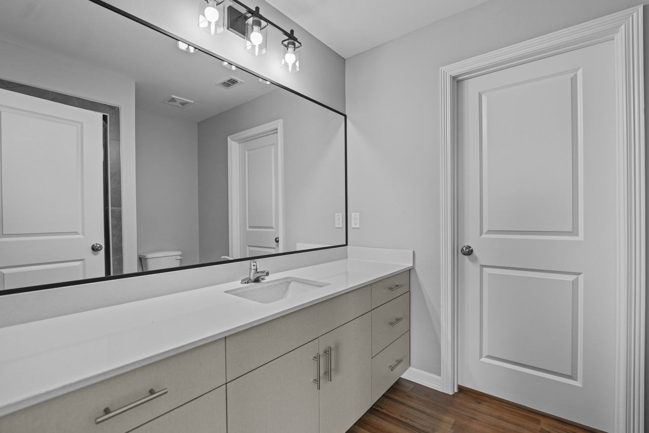 Multi National #13C - Photo 5 of 11