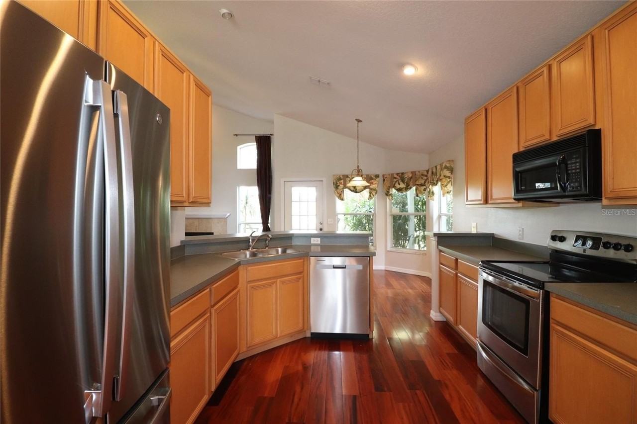 309 Balogh Pl - Photo 4 of 19