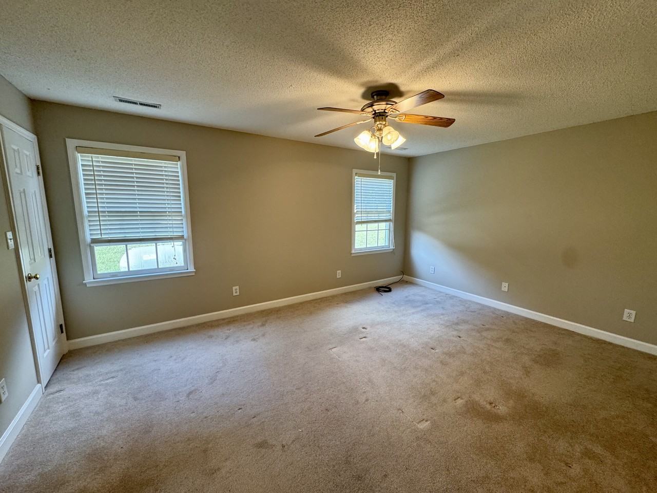 176 Barnstable Ct #1 - Photo 5 of 10