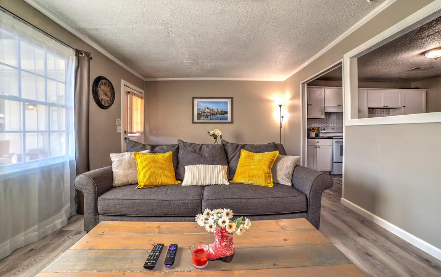 2417 Glenrose Avenue #A - Photo 3 of 23