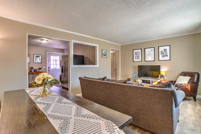 2417 Glenrose Avenue #A - Photo 5 of 23