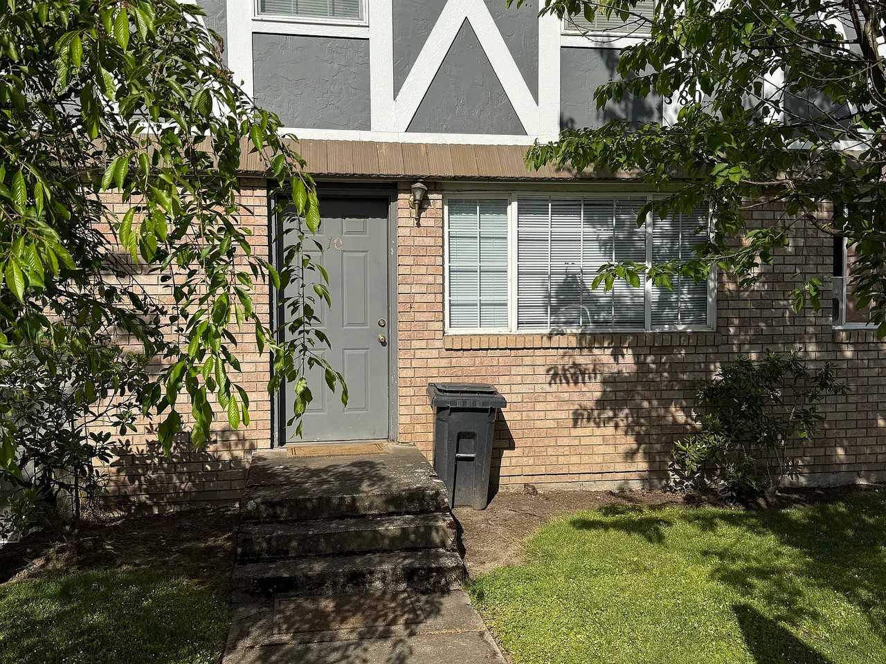 380 Railroad Avenue #1