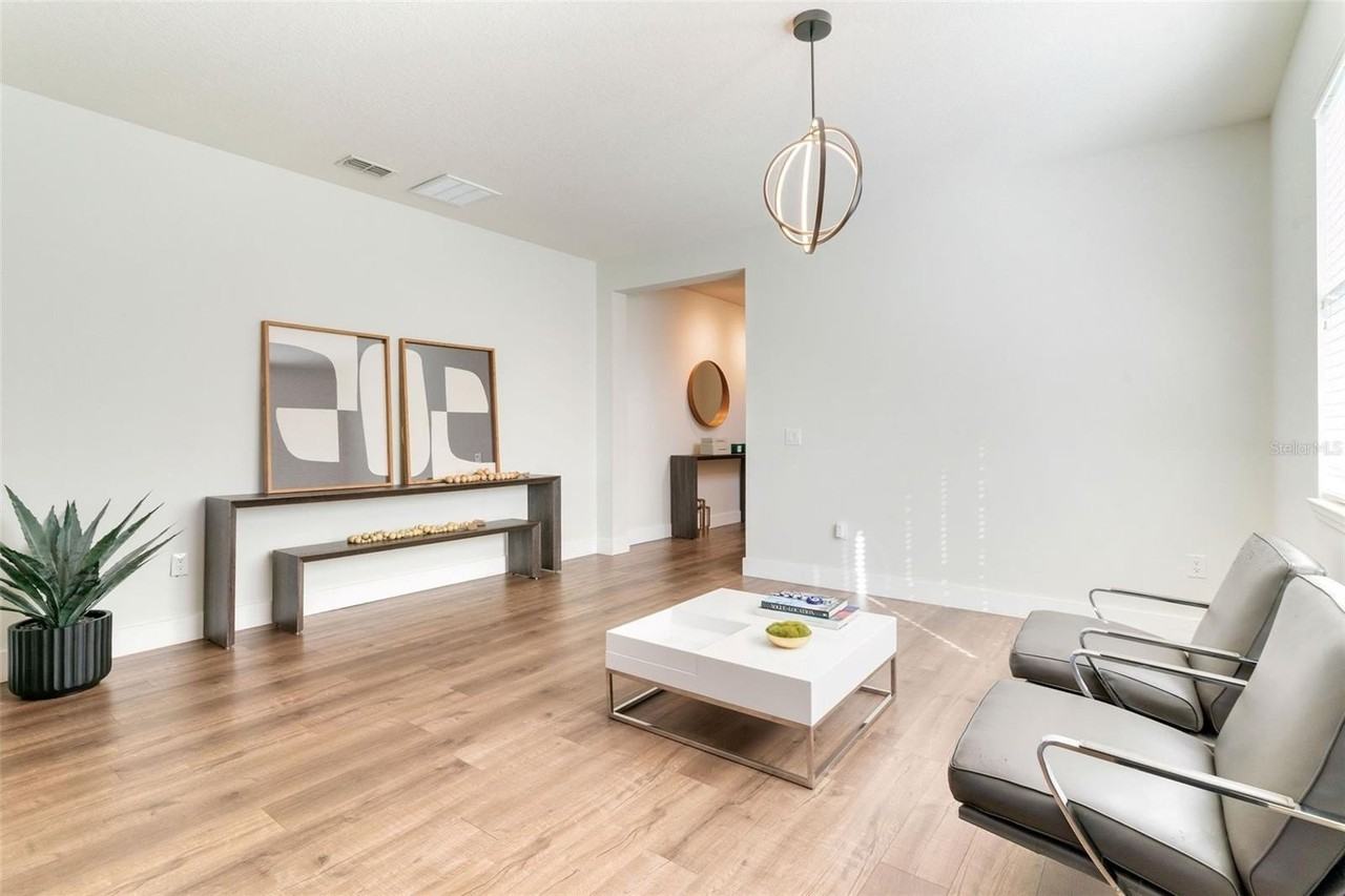 11949 Verrazano Dr - Photo 5 of 49