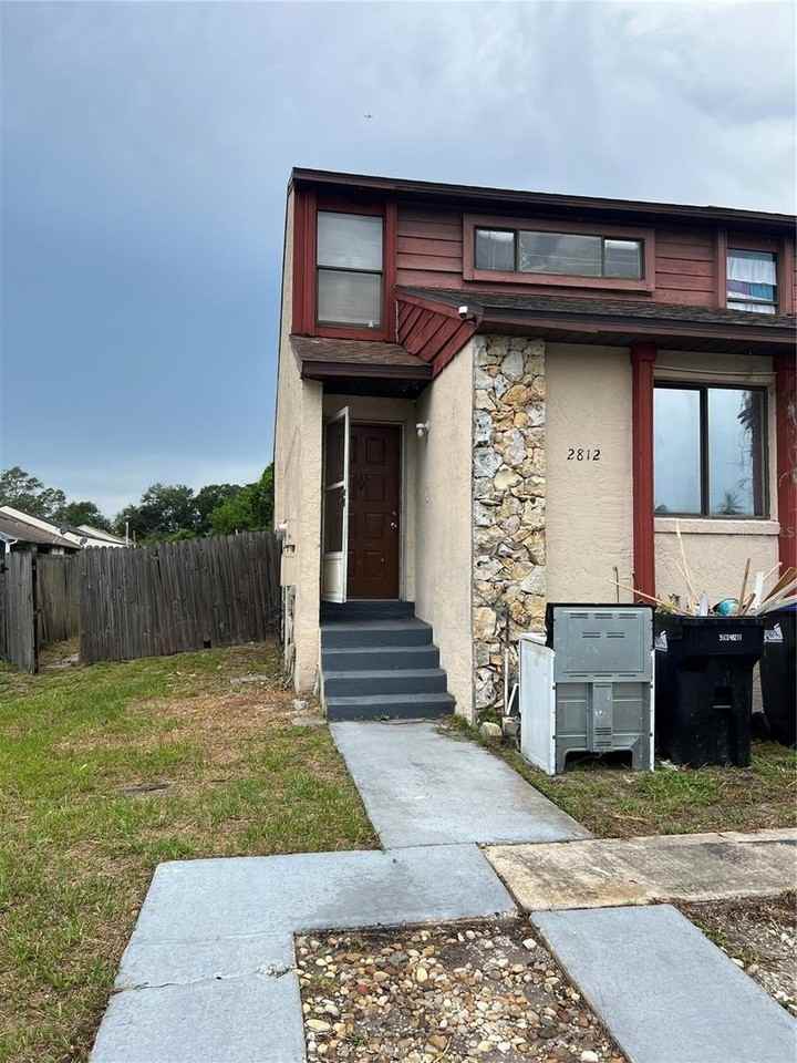 2812 Hunt Club Ln #2812