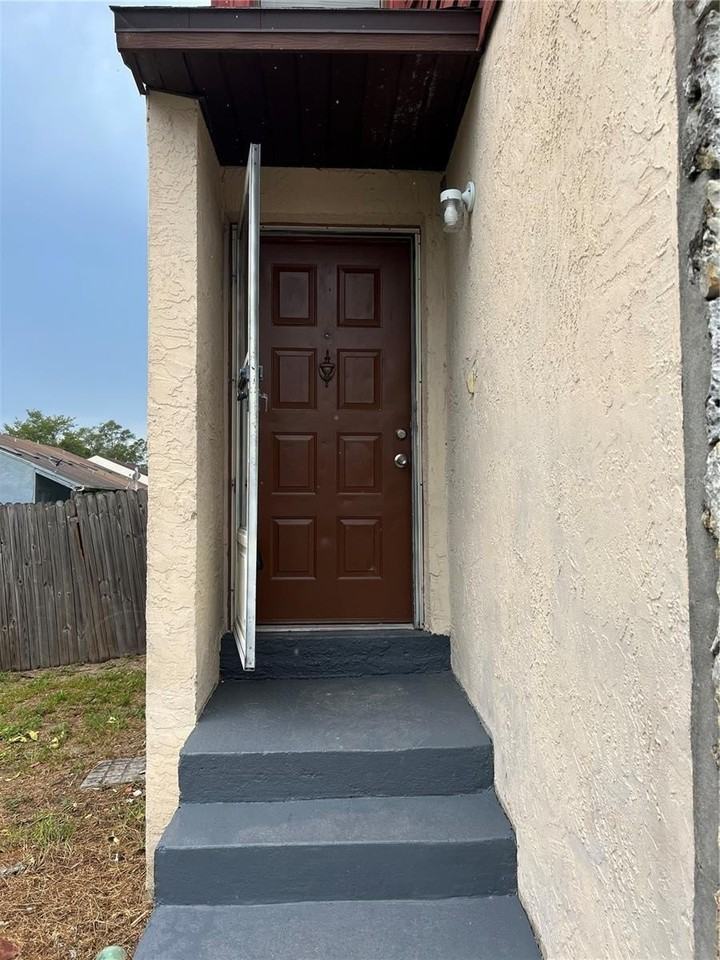 2812 Hunt Club Ln #2812 - Photo 2 of 12