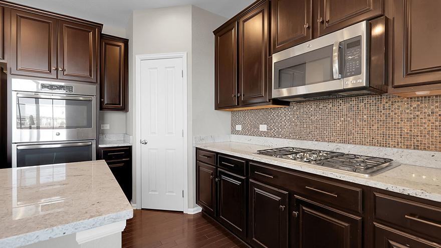 6011 S Irvington Ct #1 - Photo 7 of 32