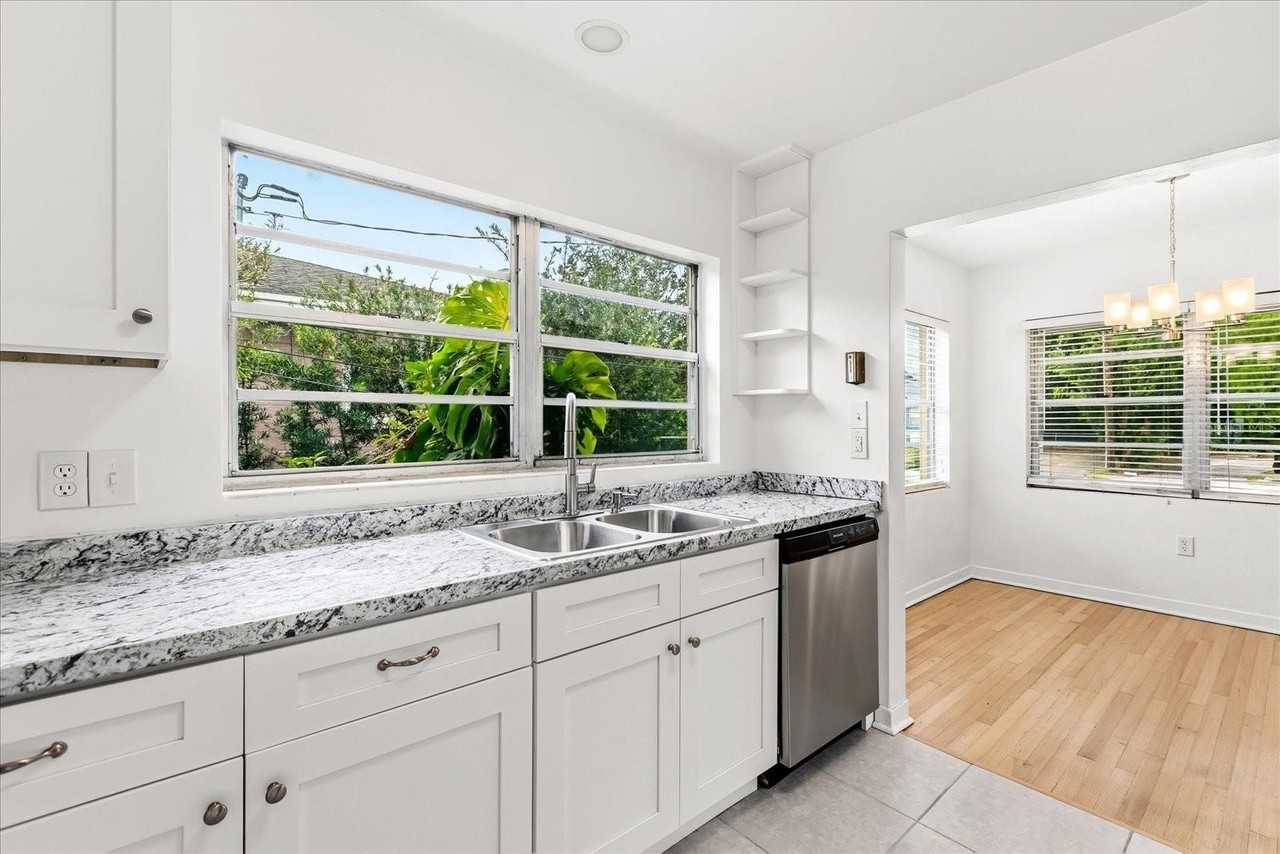 1039 N Thornton Ave - Photo 7 of 22