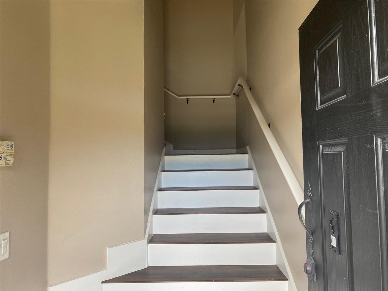 4130 Orange Tree Ct - Photo 6 of 31