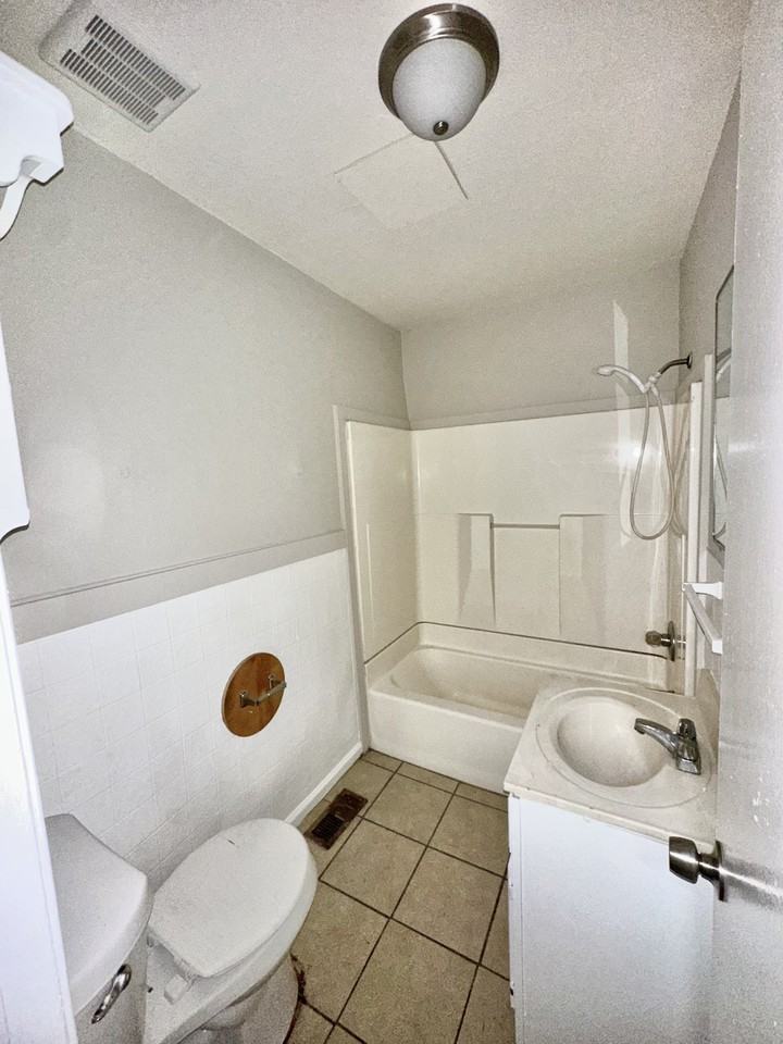 1312 Gulfport Street #1 - Photo 3 of 8