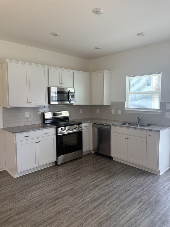 702 Samuel Dr #1 - Photo 7 of 19