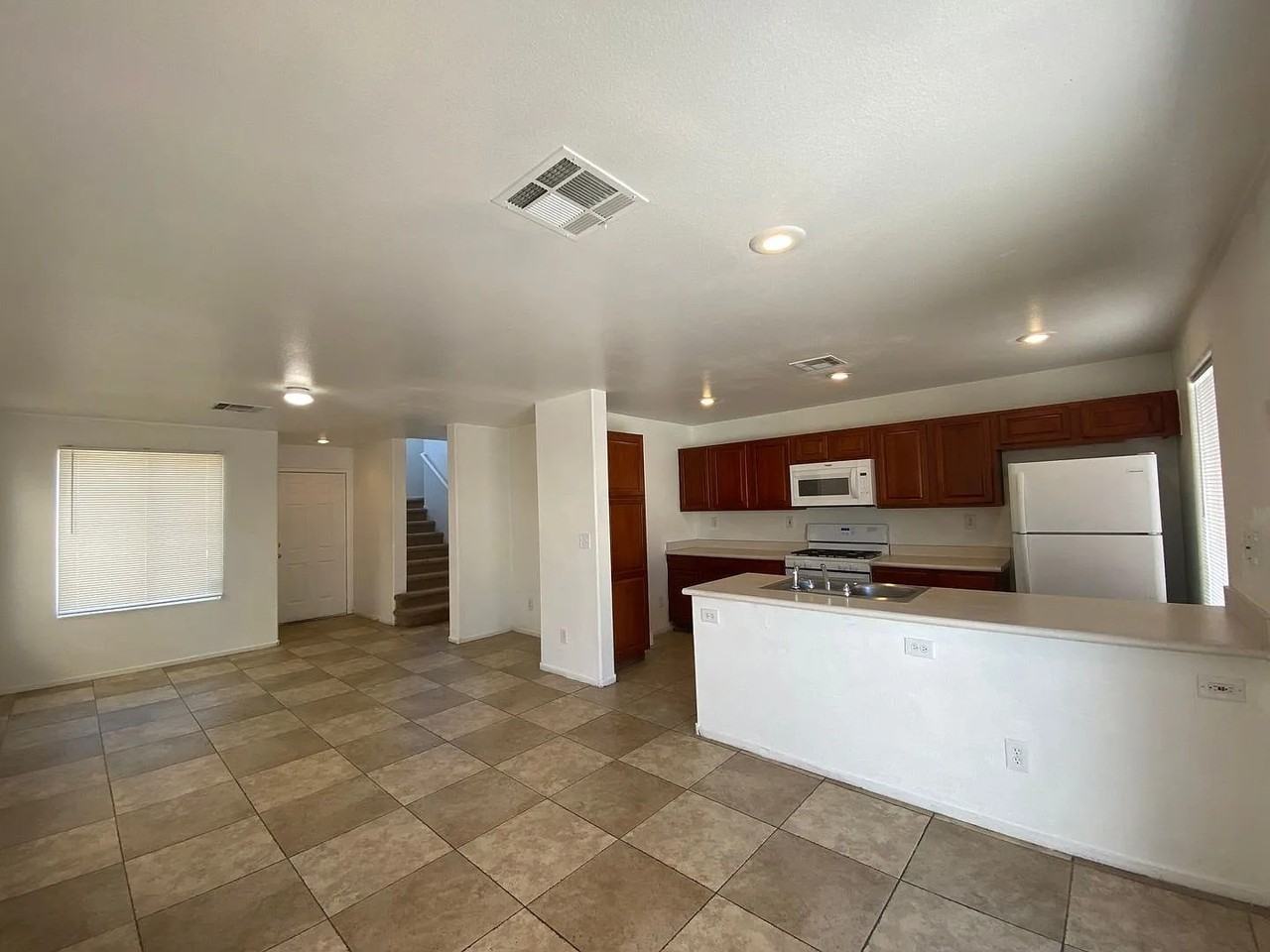 6062 Saint Petersburg Dr #1 - Photo 4 of 50