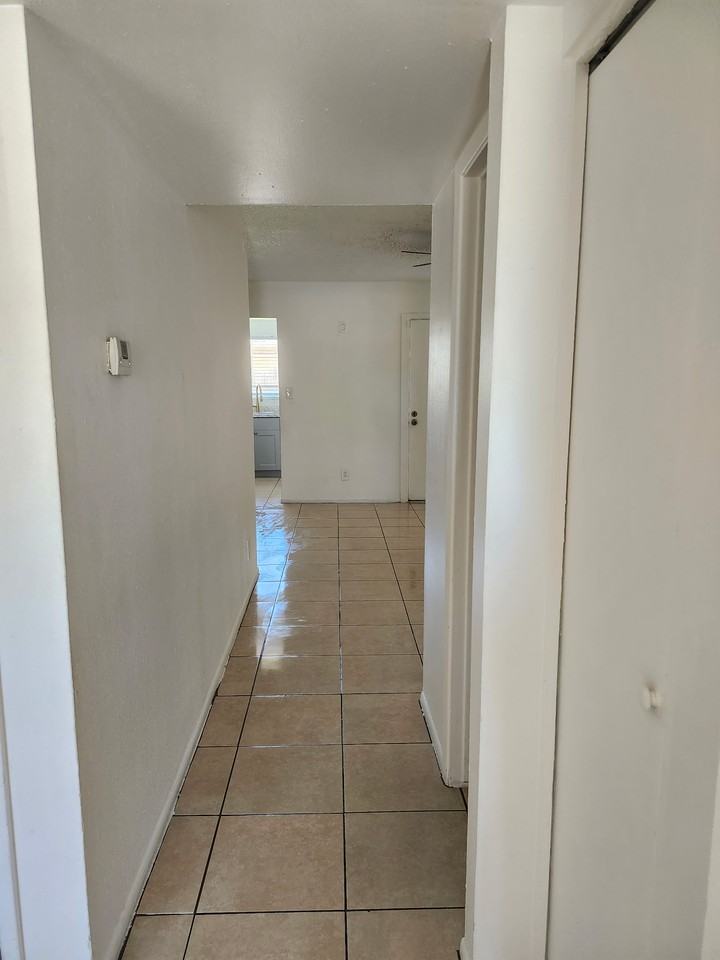 725 West Vogel Avenue #F11 - Photo 2 of 13