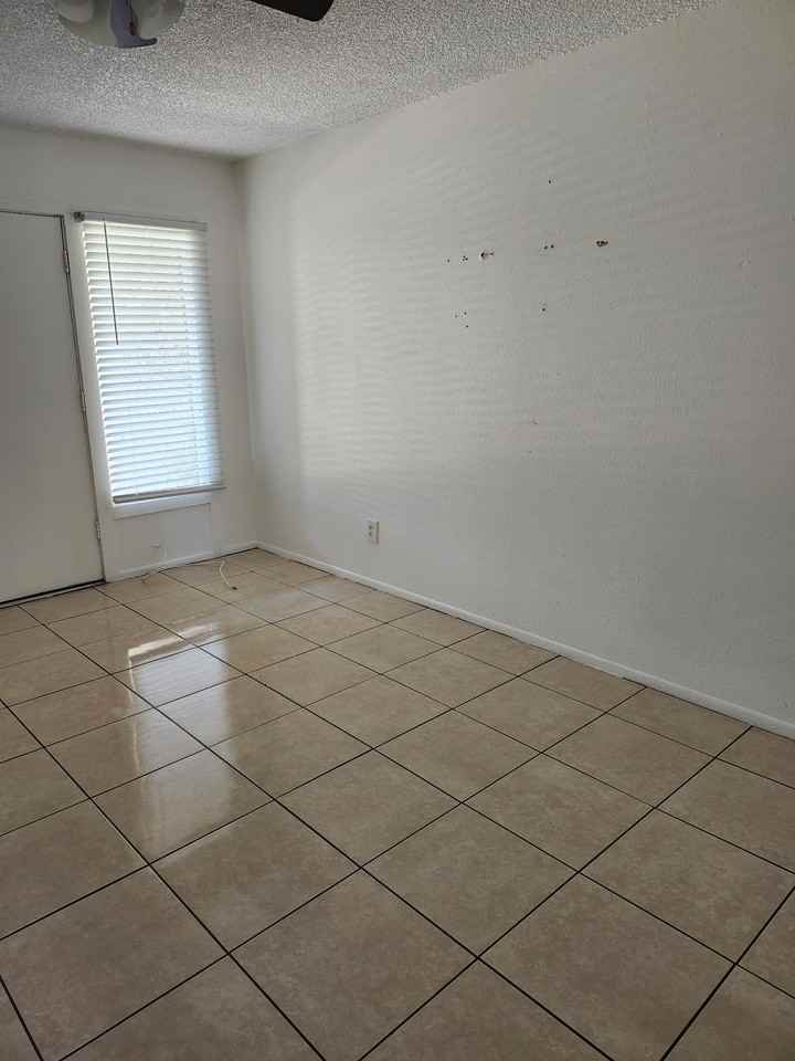 725 West Vogel Avenue #F11 - Photo 3 of 13