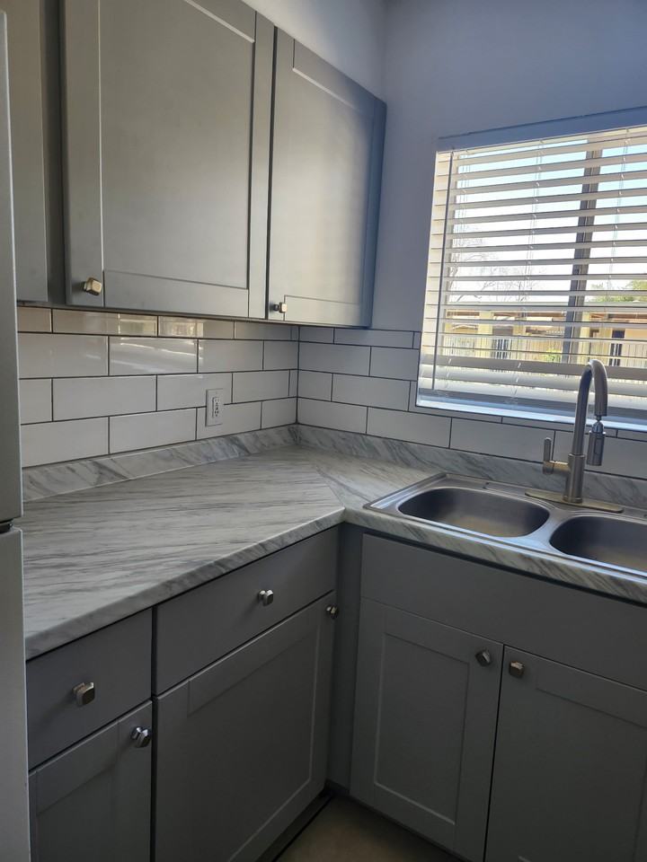 725 West Vogel Avenue #F11 - Photo 5 of 13