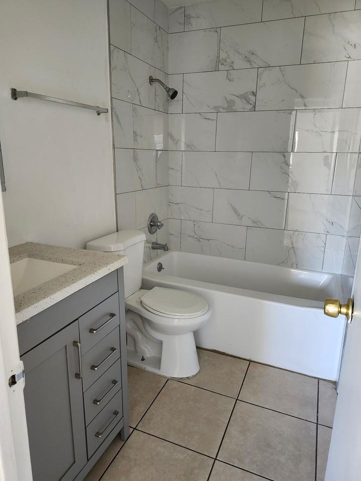 725 West Vogel Avenue #F11 - Photo 6 of 13