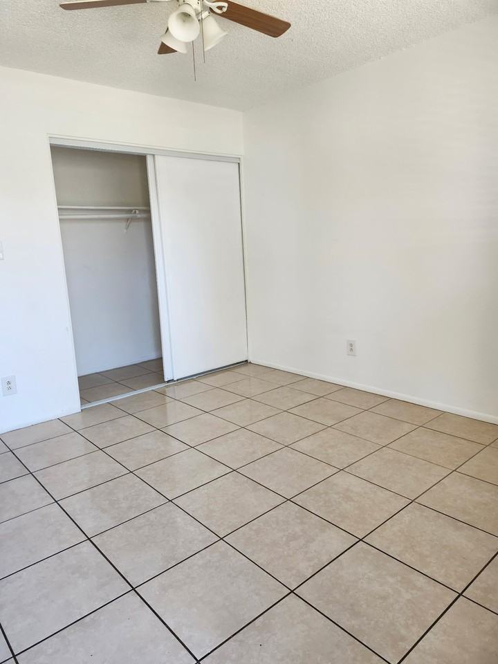 725 West Vogel Avenue #F11 - Photo 7 of 13