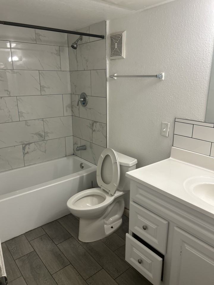 726 West Hatcher Road #A302 - Photo 3 of 11