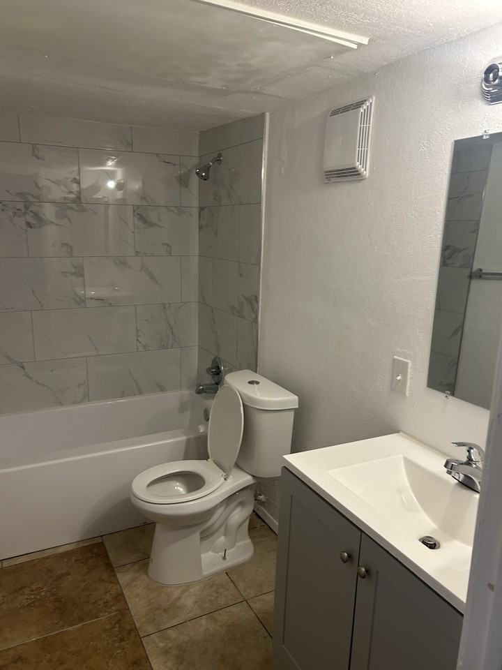 726 West Hatcher Road #B110 - Photo 6 of 7