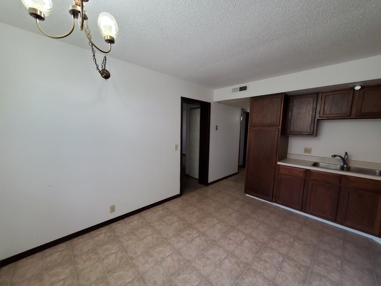 317 North College Street #317B - Photo 2 of 10