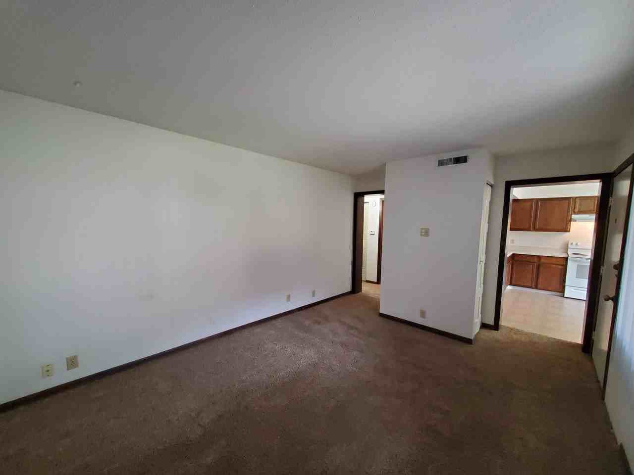 317 North College Street #317B - Photo 4 of 10