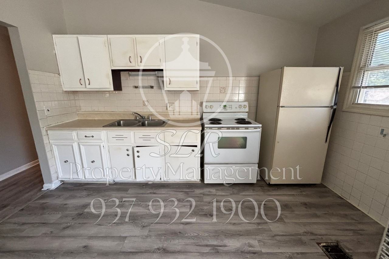 3222 Athens Avenue #C - Photo 5 of 14