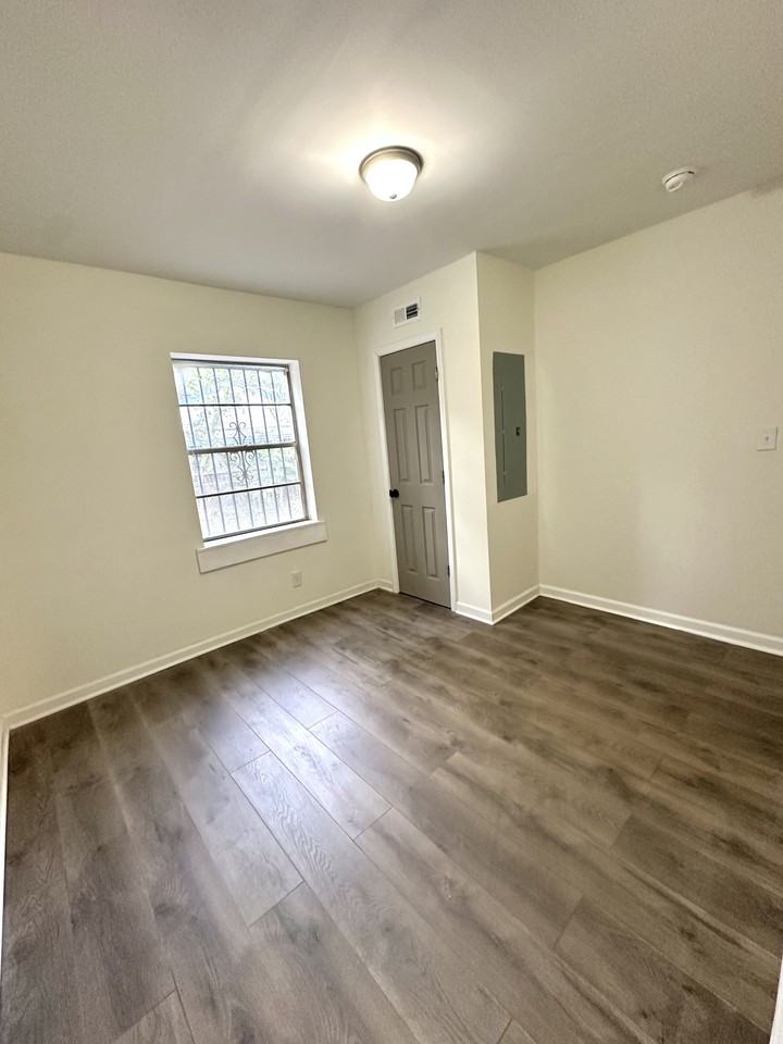 2005 Henry Crumpton Drive #1 - Photo 5 of 7