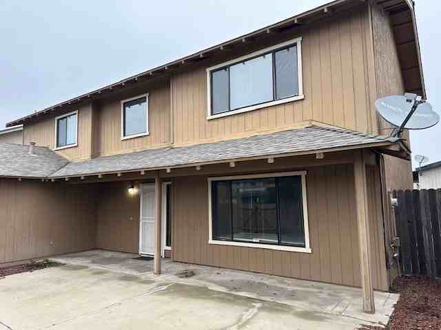 1921 Bridgewood Way - Photo 3 of 50