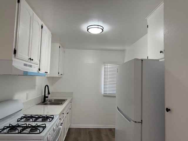 921 E 5th St #4 - Photo 2 of 5