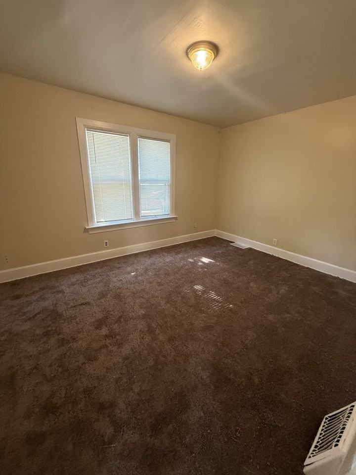 573 West Blair Avenue #1 - Photo 3 of 11