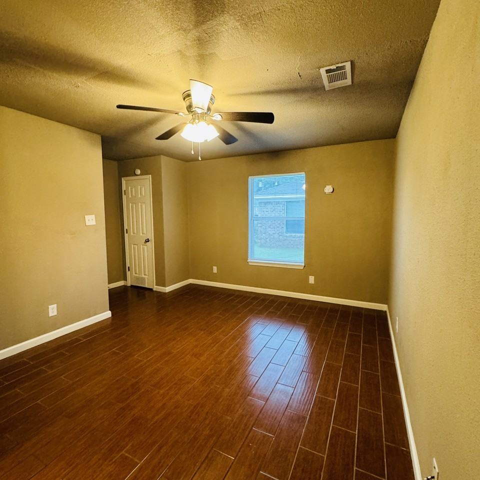 2541 Maxey Court - Photo 3 of 19