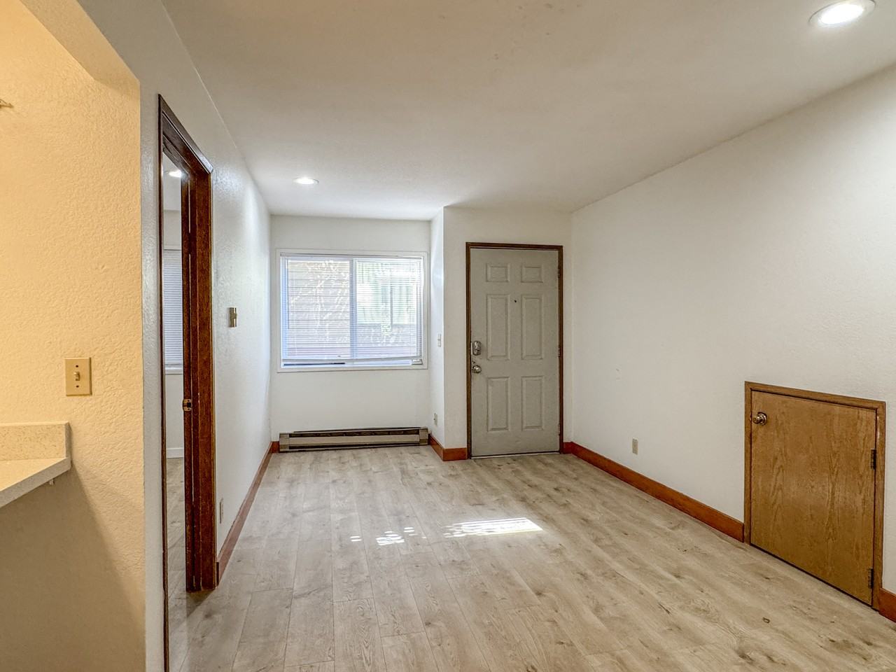 5210 11th Ave Ne #B - Photo 3 of 15