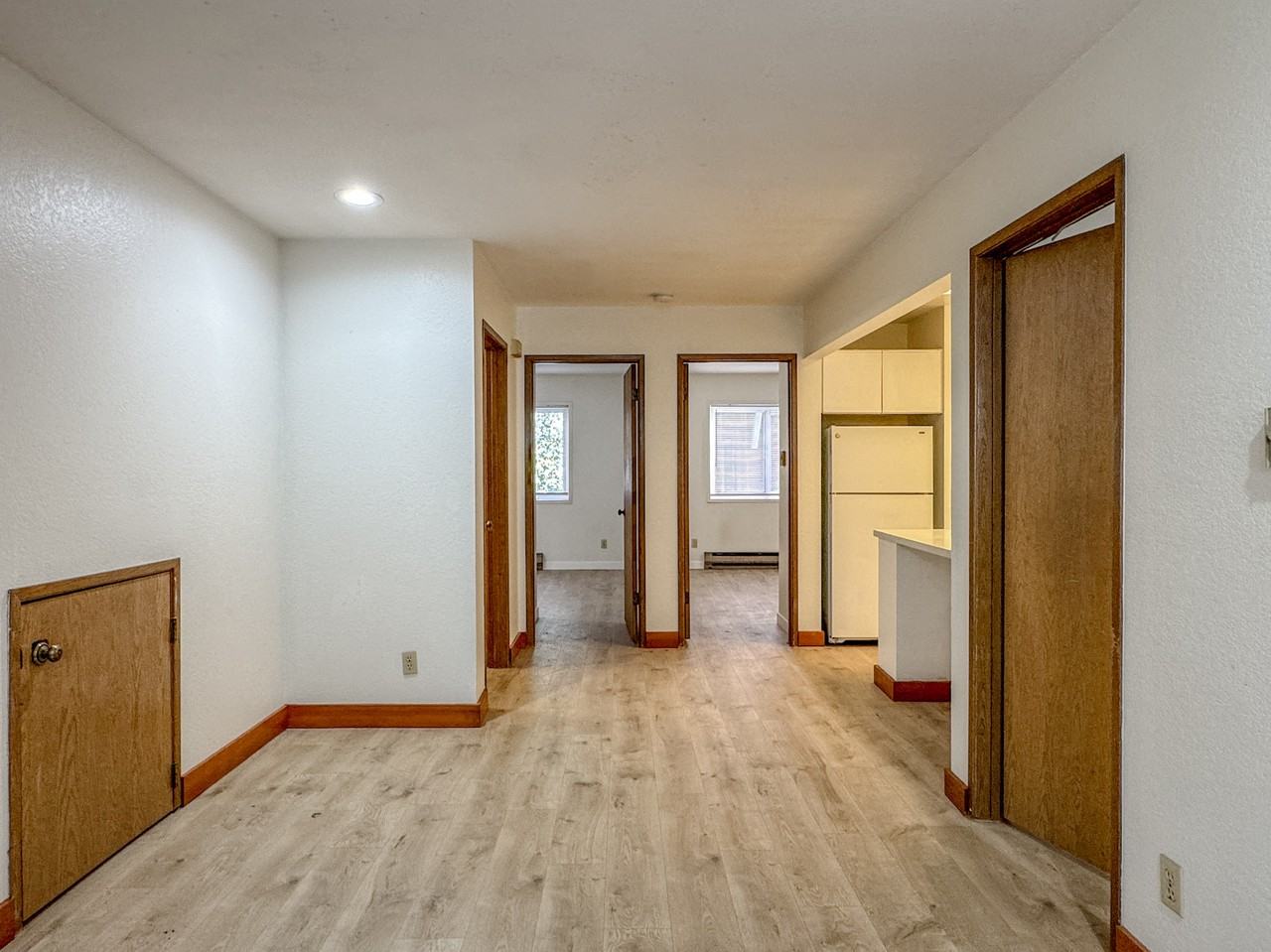 5210 11th Ave Ne #B - Photo 4 of 15