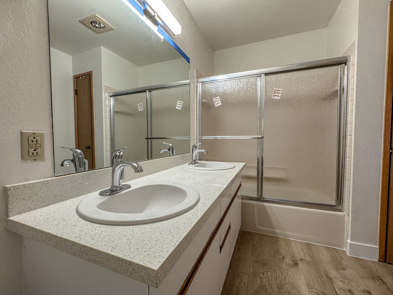 5210 11th Ave Ne #B - Photo 6 of 15