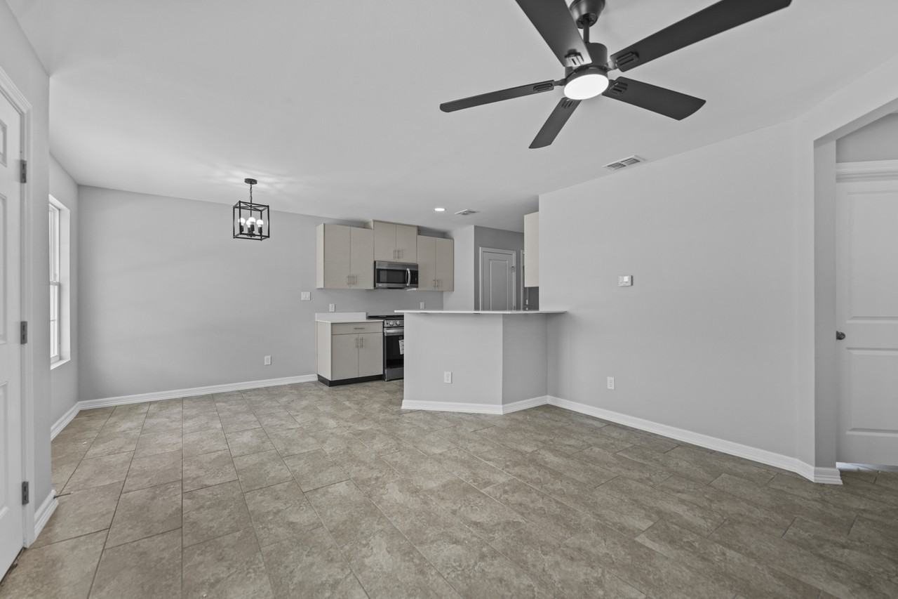 Multi National #1B - Photo 2 of 11