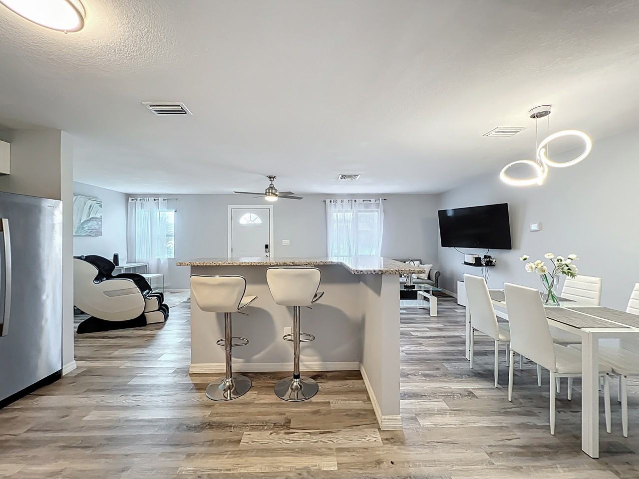 760 Becker Ave Ne #1 - Photo 7 of 27