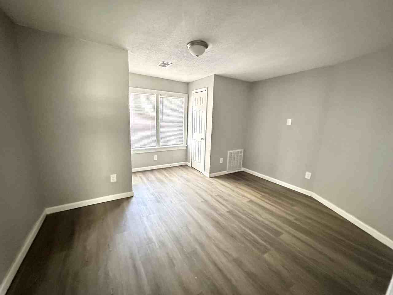 1316 Court R #1 - Photo 4 of 8