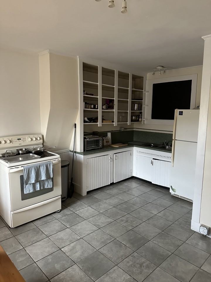 139 Railroad Street #1 - Photo 3 of 5