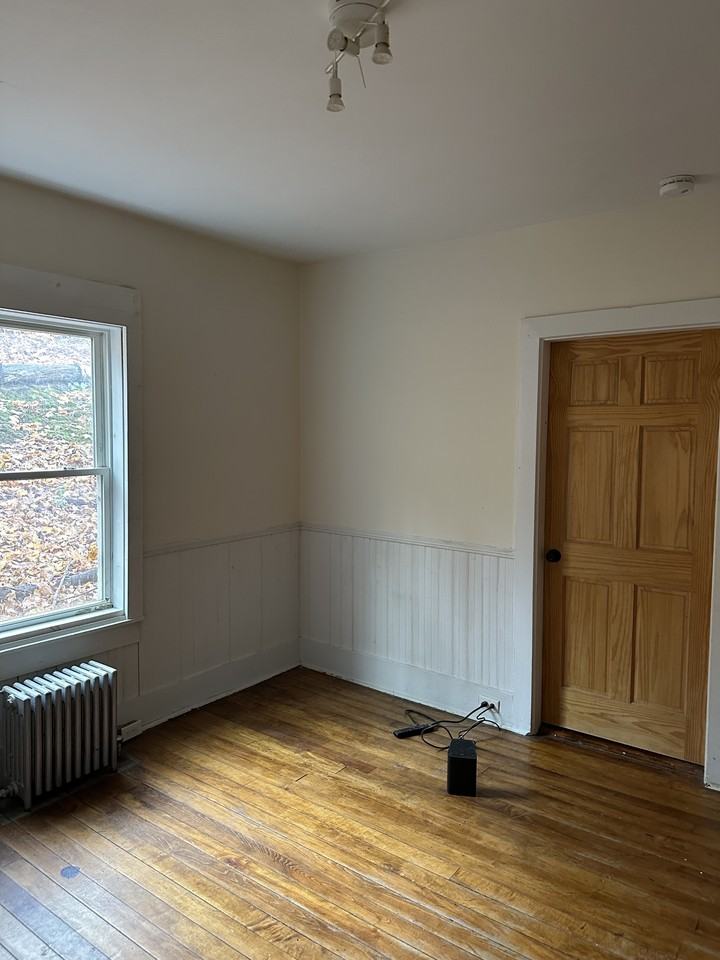 139 Railroad Street #1 - Photo 4 of 5