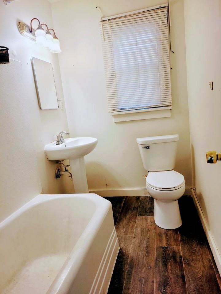 2124 West 1st Street #1 - Photo 2 of 18