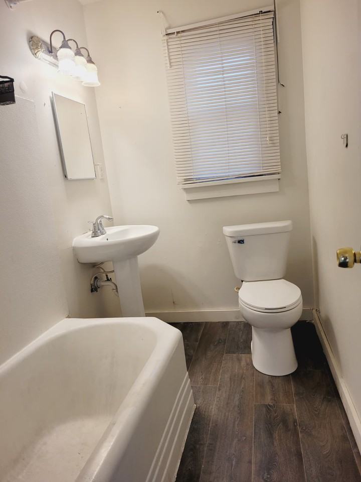 2124 West 1st Street #1 - Photo 3 of 18