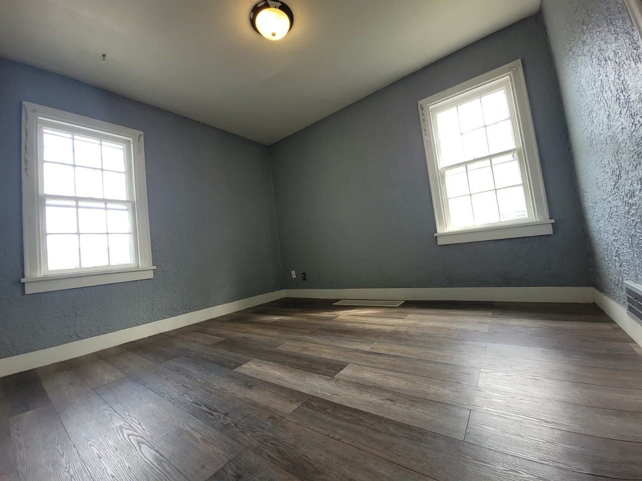 2124 West 1st Street #1 - Photo 6 of 18