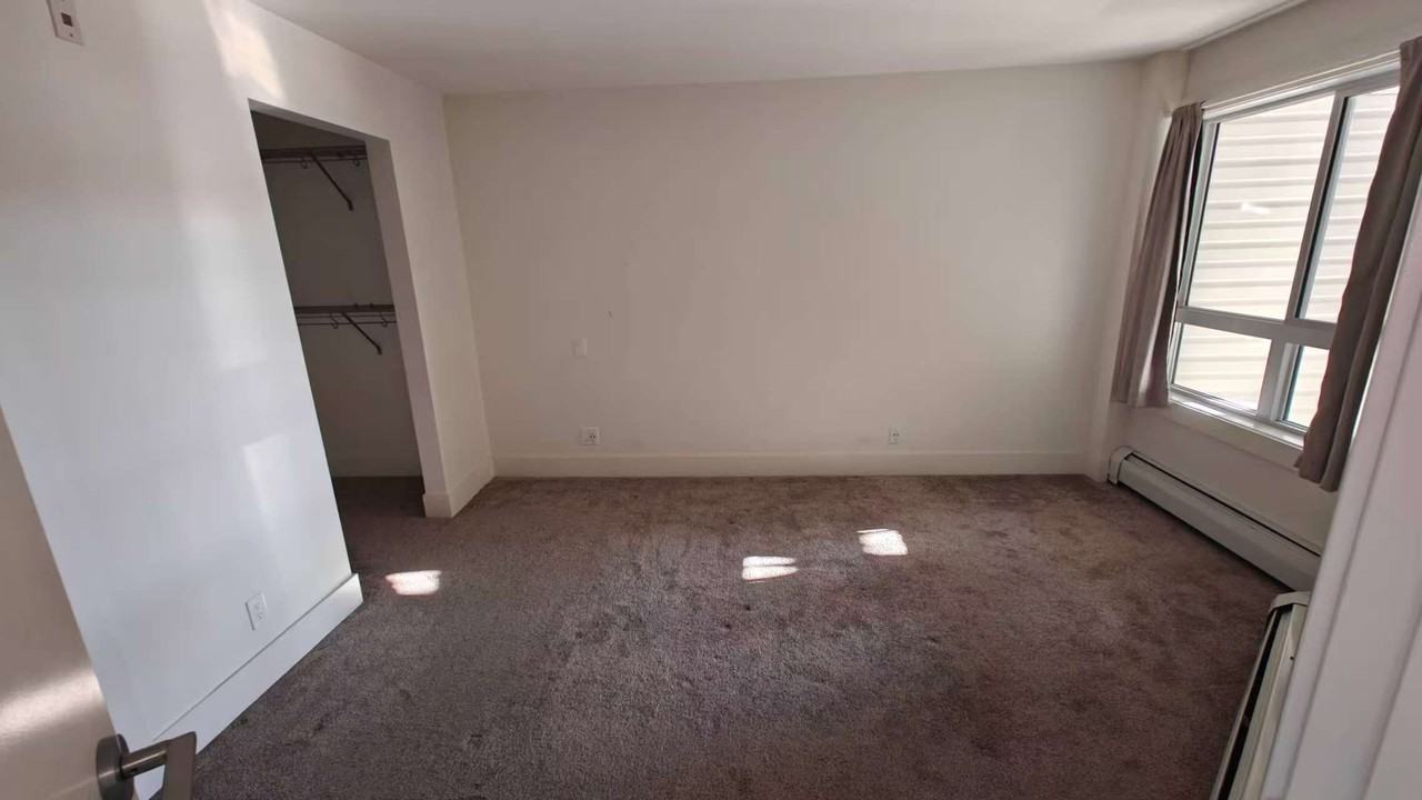 510 Edmonton Trail Ne #1 - Photo 4 of 14