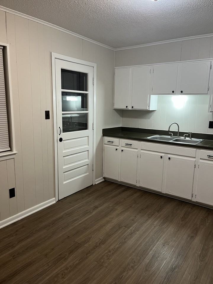 2206 33rd Ave - Photo 4 of 22