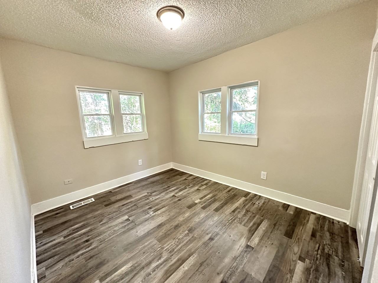 304 52nd St #1 - Photo 7 of 9