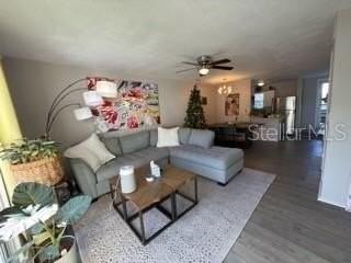 11806 Cypress Hill Cir - Photo 5 of 19