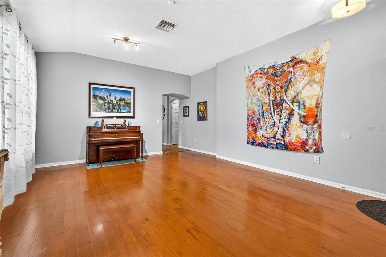 8853 Cypress Hammock Dr - Photo 5 of 41