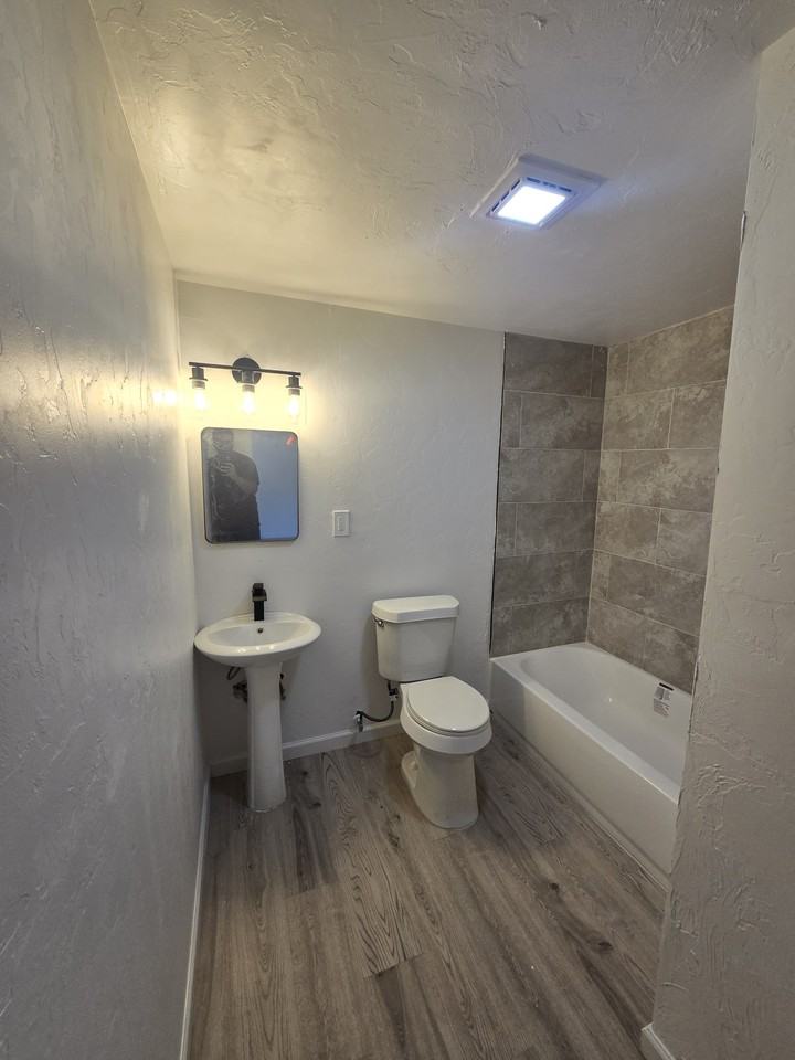 3128 Northwest 33rd Street #1 - Photo 4 of 9