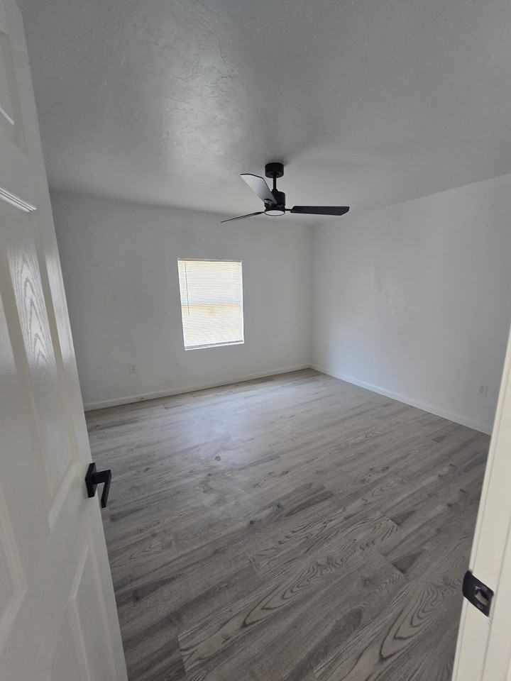 3128 Northwest 33rd Street #1 - Photo 6 of 9